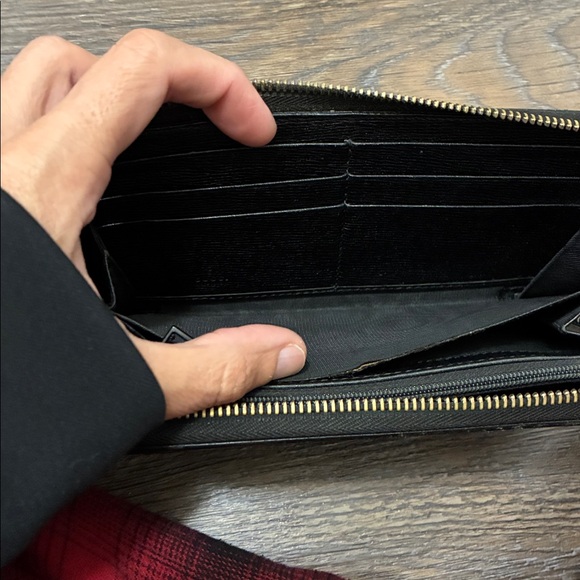 Gucci Black Leather Wallet - Picture 11 of 12